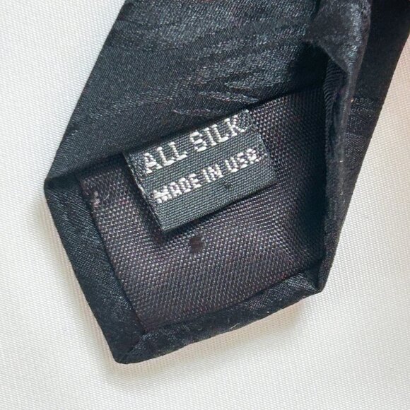 No Boundaries Collection Rush Limbaugh Silk Necktie - Picture 5 of 5